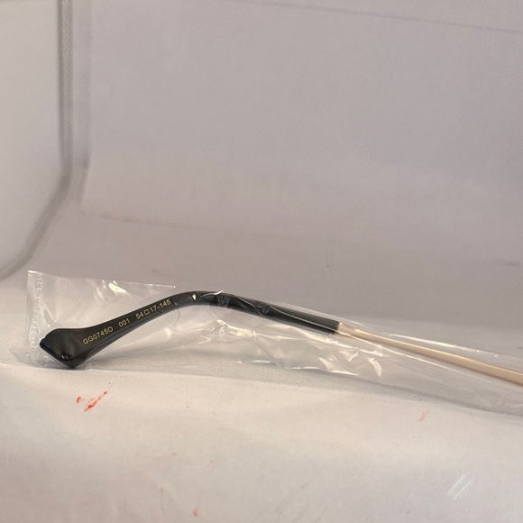 Brand new Gucci eyeglasses - Picture 3 of 4